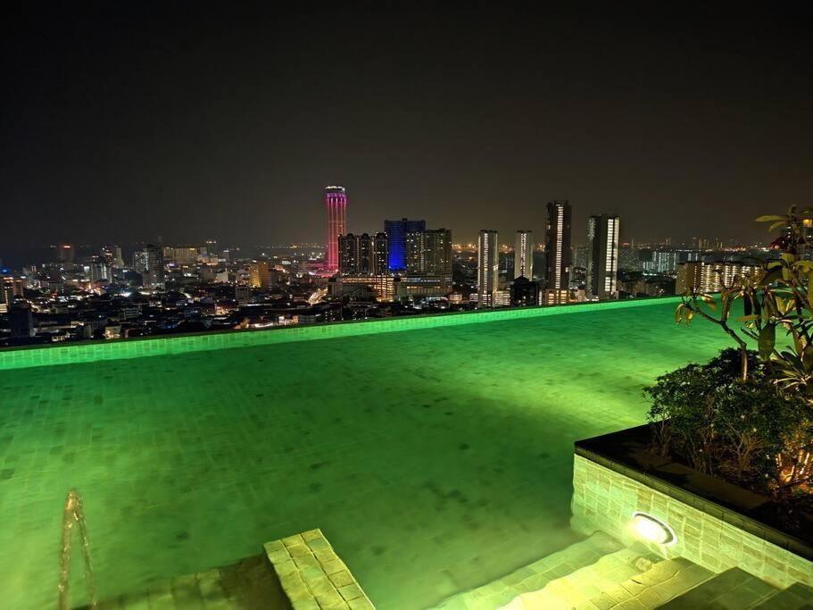 Infinity Pool 2Br Suite 7Pax @Beacon @Georgetown Exterior foto