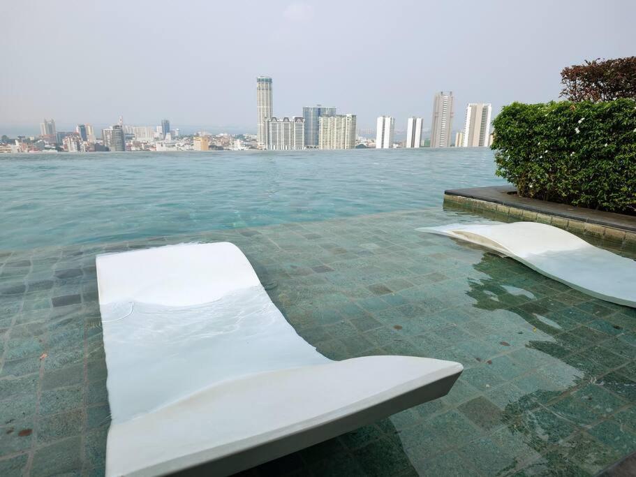 Infinity Pool 2Br Suite 7Pax @Beacon @Georgetown Exterior foto